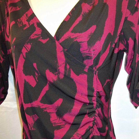 Style & Co . Womens Top Blouse Size Small V-Neck Cross Over Ruched Black Pink - Picture 3 of 6